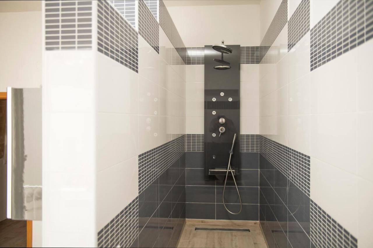דירות מונופולי Palazzo Absolem Luxury מראה חיצוני תמונה